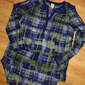 Cold shoulder high low tunic size L